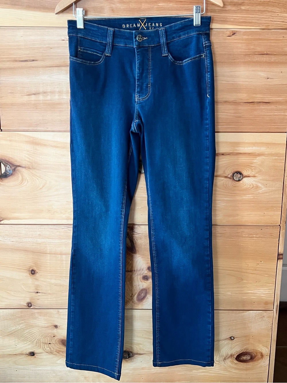 MAC Dream Jeans Straight Leg Women's Jeans in Indigo Blue - Minimalist Luxury